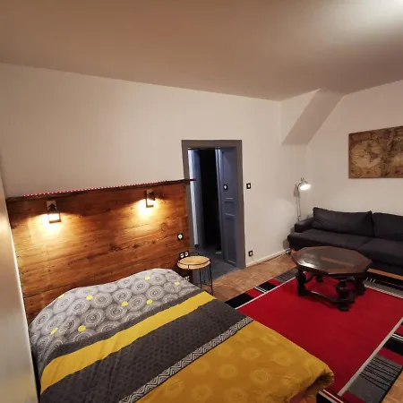 Petit Nid Douillet Ensolleille *